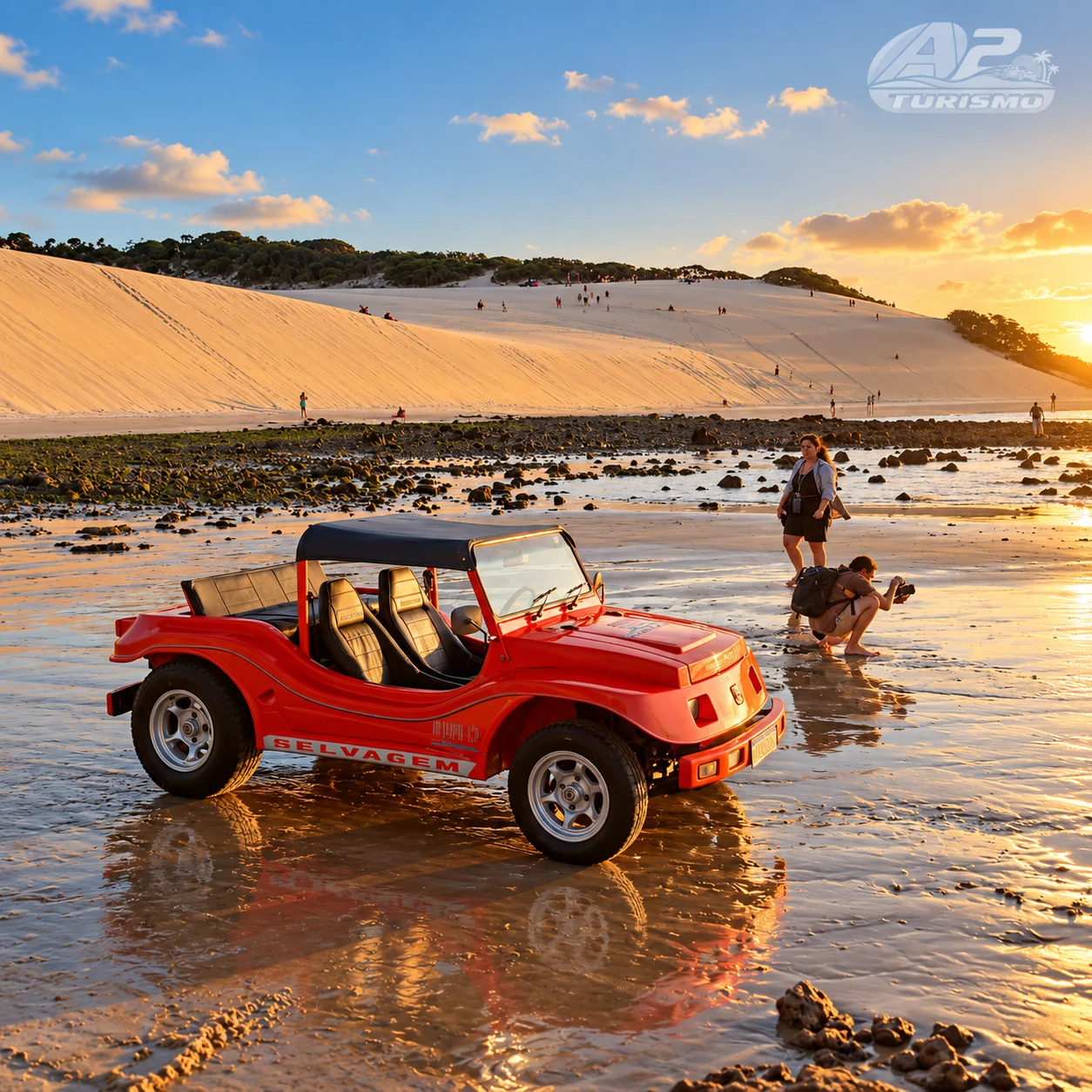 Buggy vermelho à beira da água ao pôr do sol